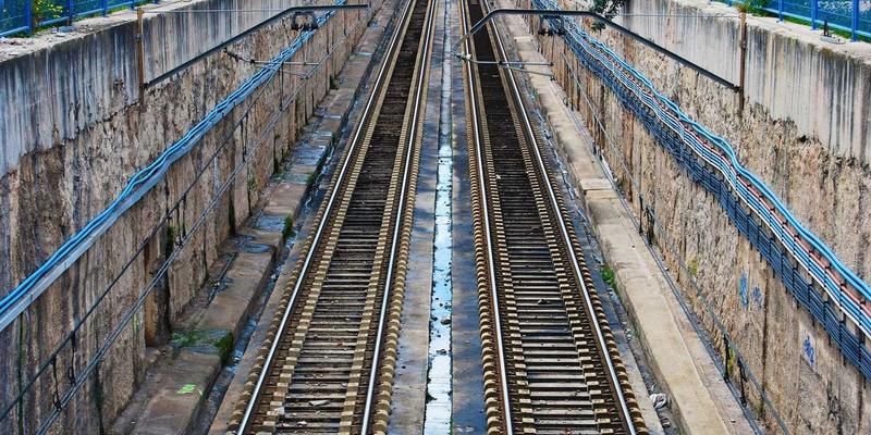 智聪168智能家居系统：如何通过消费电子与可穿戴设备革新家庭安全